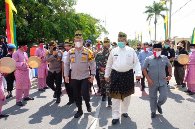 Polda Riau Gelar Bakti Sosial Serentak Jelang Hari Bhayangkara Ke-74 yang Dipusatkan di Siak