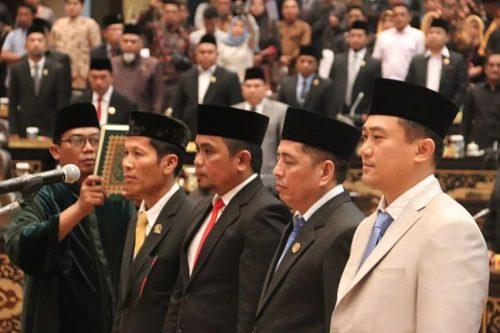 Ketua Defenitif DPRD Riau Periode 2019-2024 Resmi Dilantik