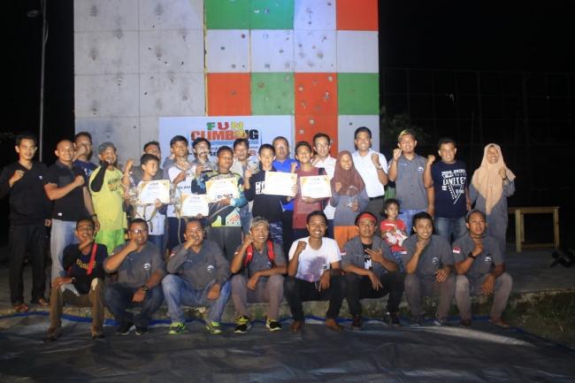 Pelajar SD, SMP dan SMA Ikuti Kompetisi Fun Climbing ACRA