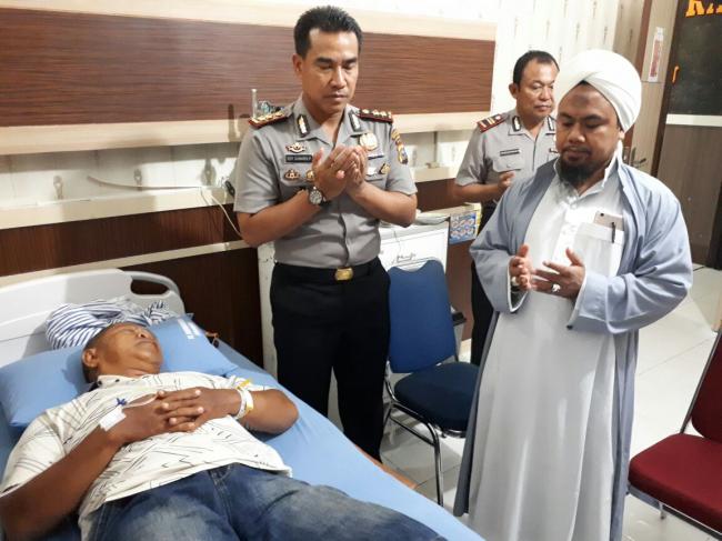 Peduli Terhadap Anggota, Kapolresta Pekanbaru Besuk Aiptu Poniran di RS Bhayangkara 