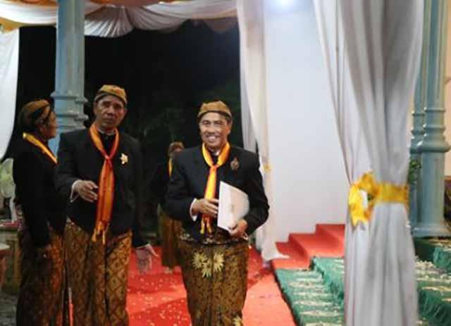 Bupati Siak Syamsuar Dapat Gelar Kehormatan Kanjeng Raden Tnggung dari Keraton Surakarta