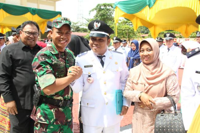 DANDIM 0313/KPR HADIRI PELANTIKAN KEPALA DESA TAHAP II DI KABUPATEN KAMPAR