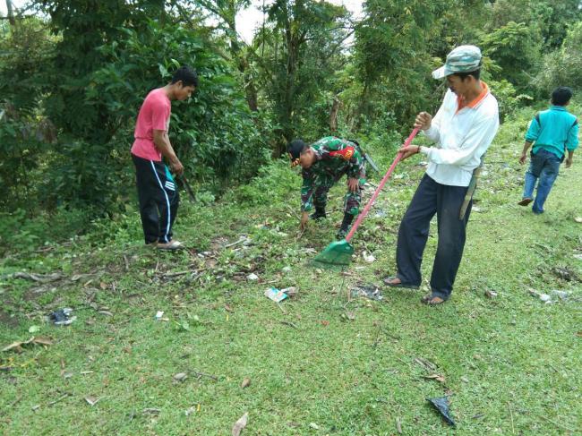 TMMD KE 105 KODIM 0313/KPR BABINSA BERSAMA WARGA TANAMKAN SEMANGAT GOTONG ROYONG 