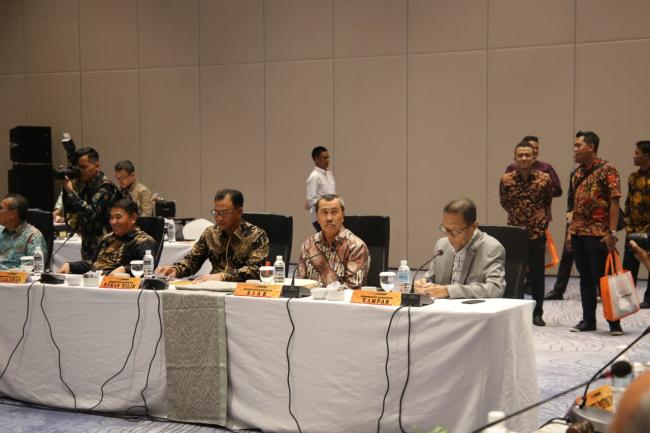 Hadiri RUPSLB Bank Riau Kepri, Bupati sepakat bentuk Tim Pansel untuk Pengisian Pengurus Persero.