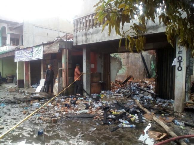 3 Rumah dan 1 Ruko Hangus Terbakar Di Kampar