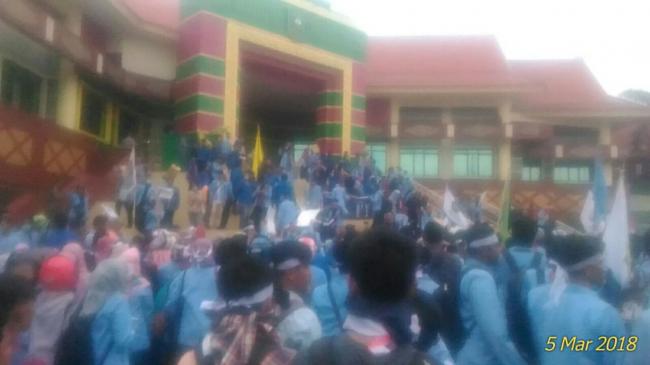 Aksi Unjuk Rasa Mahasiswa Se- Riau, Menuntut Pajak 5 Persen Segera di Sahkan