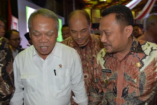 Bupati Kampar Hadiri Rakernas Pada Peringatan Hari Peduli Sampah Nasional.