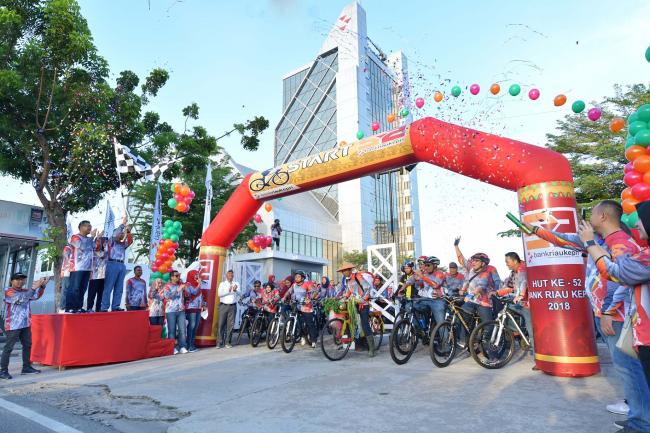Fun Bike 2018 Bank Riau Kepri Dilepas Oleh Ketua Komisi C DPRD Riau