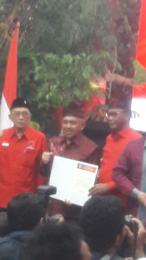 Arah Berubah, PDIP Resmi Usung Andi Rahman - Suyatno Di Pilgubri 2018