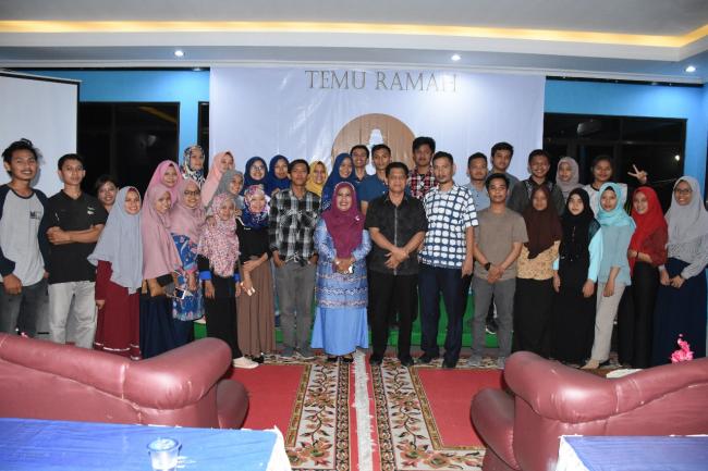 20 Orang Jurnalisme Sastrawi LPM Bahana Mahasiswa kunjungi Kampar