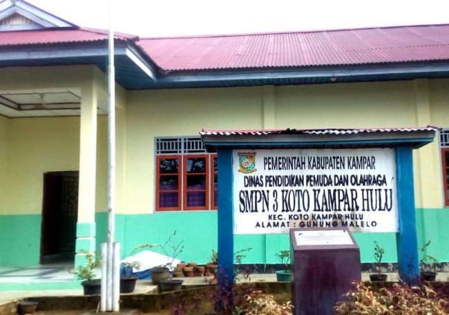 Kepsek SMPN 3 Koto Kampar Hulu, Berharap Adanya Bantuan Pemerintah Untuk Perangkat UNBK