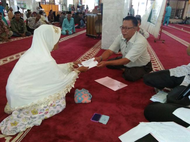 262 KK di 4 Kecamatan Terima Zakat Komsumtif dari Baznas Kampar