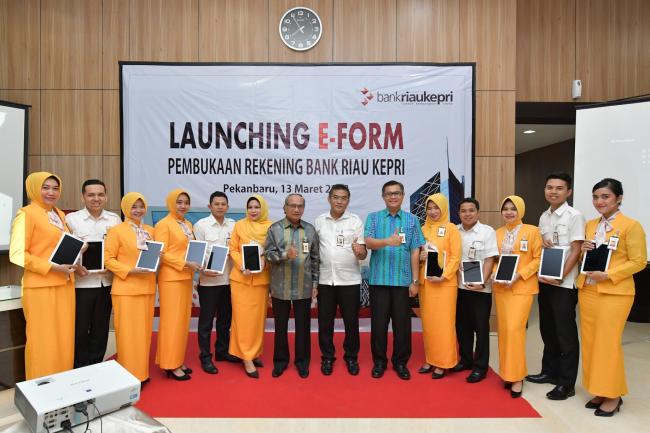 Bank Riau Kepri Terapkan Pelayanan Digital Melalui  Aplikasi E Formulir
