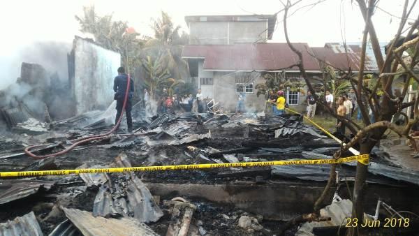 Dua Unit Rumah Hangus Dilalap Si Jago Merah