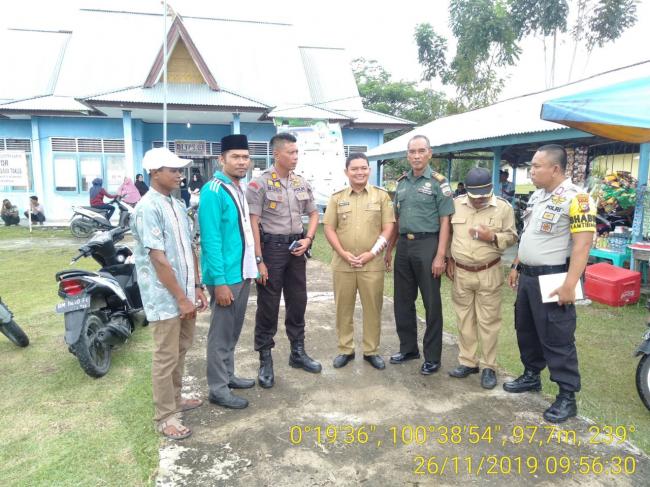DANRAMIL 12/XIII KOTO KAMPAR BERSAMA UPIKA MONITORING PELAKSANAAN PILKADES DI 2 KECAMATAN