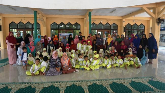 Sambut Ramadan, Anak-anak Sekolah Ini Diajarkan Berbagi Sejak Dini   