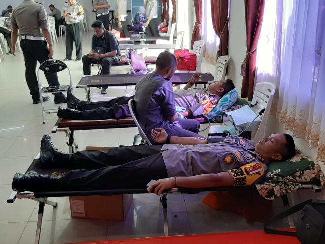 Anggota Polres Kampar Gelar Donor Darah Dalam Rangka Hari Bhayangkara ke-73 tahun 2019