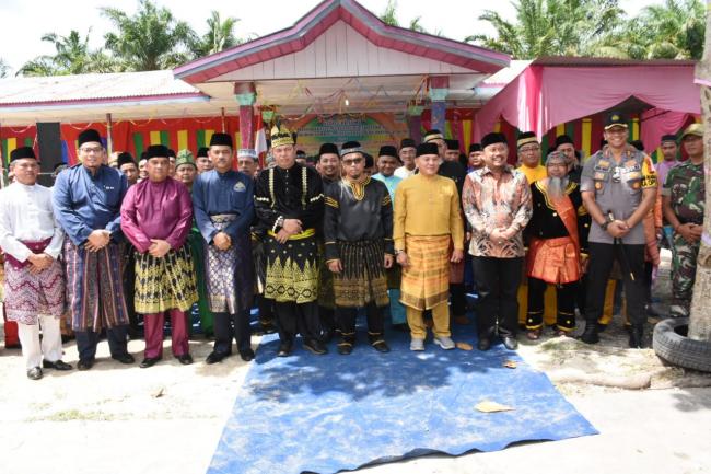 Catur Sugeng, Tetap Berpegang teguh Pada Tali Bapilin Tigo, Tigo Tungku Sajorangan.