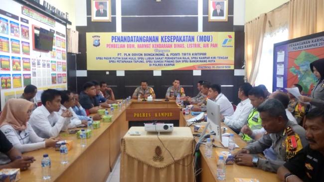 Polres Kampar Lakukan MoU untuk Pembelian Listrik, Air, BBM dan Perawatan Kendaraan Dinas