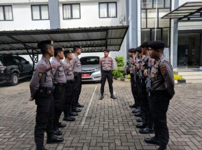 Ditsamapta Polda Banten Laksanakan Penjagaan Kantor KPU Provinsi Banten