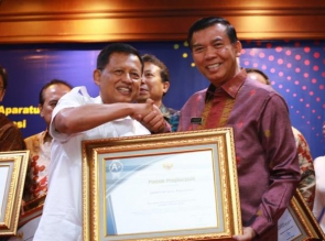Pekanbaru Raih Penghargaan Penyelenggara Pelayanan Publik Terbaik Indonesia