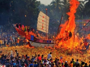 Ribuan Wisatawan Mancanegara hadiri Ritual Bakar Tongkang di Rokan Hilir