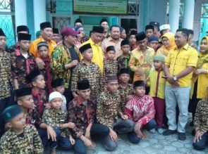 Dalam Rangka HUT ke-55, DPD I Golkar Riau Adakan Syukuran Bersama Anak Yatim di Kabupaten Kampar