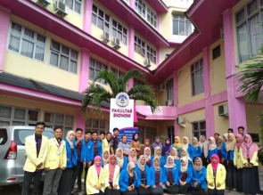 Mahasiswa Akuntansi UIR Studi Banding ke UNP Padang