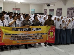 Bidang Hukum Polda Banten Sosialisasikan UU Informasi dan Transaksi Elektronik di Sekolah