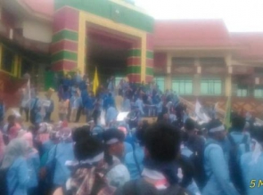 Aksi Unjuk Rasa Mahasiswa Se- Riau, Menuntut Pajak 5 Persen Segera di Sahkan