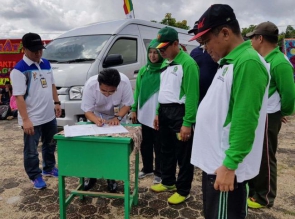 Bank Riau Kepri Serahkan CSR 1 Unit Mobil Operasional Tim PKK Kabupaten Kuantan Singingi.