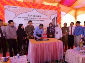 Jaringan Kantor Syariah Bank Riau Kepri Di Universitas Abdurrab Resmi Beroperasi