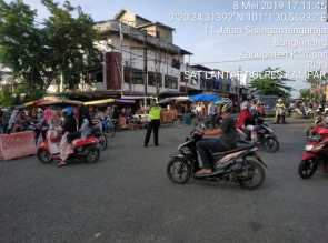 Cegah Kemacetan dilokasi Pasar Ramadhan, Satlantas dan Dishub Kampar Lakukan Pengaturan