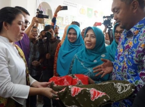 Puan Maharani Ajak Masyarakat Riau Kembangkan Batik Bono