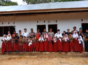 Kapolda Riau Kunjungi Sekolah Terisolir Kampar 