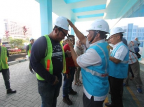 GM PLN Riau dan Kepri Kembali Melepas Tim Relawan Listrik Sumatera For Palu (RLS4P)