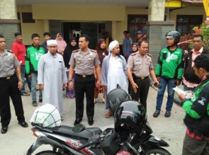 Wakapolresta Pekanbaru Melepas Jasat Korban Supir Go car dari RS Bhayangkara