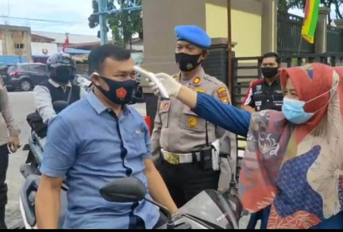 Cegah Penyebaran Covid-19, Polresta Pekanbaru Lakukan Pemeriksaan Internal Penggunaan Masker