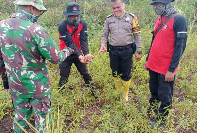 TNI, POLRI, Manggala Agni dan MPA Desa Rimbo Panjang Gelar Patroli Karhutla Terpadu