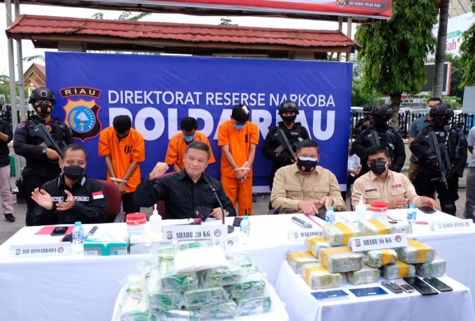 Polda Riau Kembali Gulung Sindikat Narkoba, 5 Pelaku Diringkus Bersama 36 Kg Sabu
