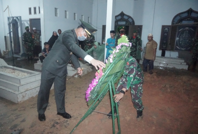 Dandim 0313/KPR Pimpin Upacara Pemakaman Militer Jenazah Koptu Zuwandri