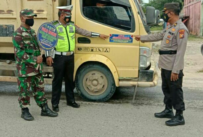 TNI POLRI Laksanakan Ops Yustisi Penerapan Prokes Bagi Pengendara