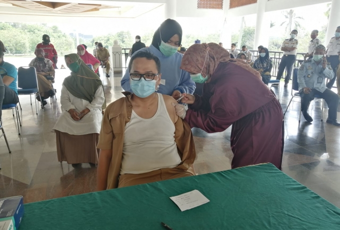 Pemkab Siak Gelar Vaksinasi Massal Secara Bertahap Untuk Pns, Lansia, Penghulu dan Perangkat Kampung