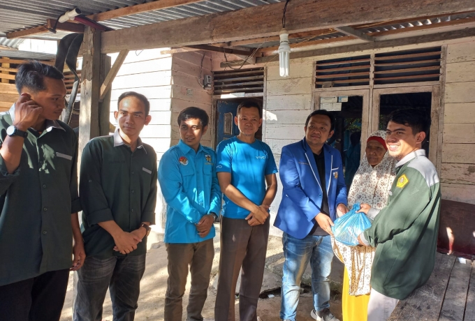 DPD KNPI KAMPAR Bersama IMA KAKAH Salurkan Bantuan Kepada Lansia di Kampar Kiri Tengah