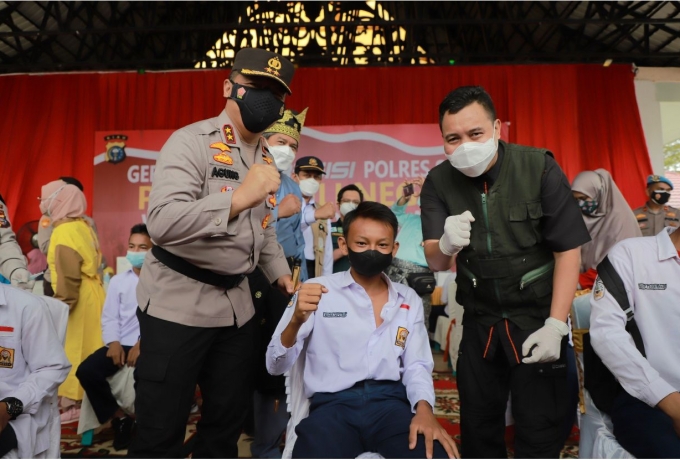 Tak Kenal Siang Malam, Selama 5 Hari Vaksinasi Polda Riau Suntikkan 342.574 Dosis Vaksin