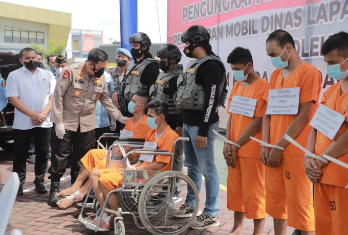 Hanya 4 Hari, Tim Jatanras Ditreskrimum Polda Riau, Ringkus 8 Pembakar Mobil Dinas Lapas Pekanbaru