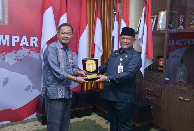 Bupati Kampar Terima Kunker Tim Balai Bahasa Provinsi Riau