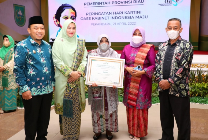 Peringati Hari Kartini 2022 tingkat Provinsi Riau, Ibu Chairani Asal Tualang Raih Penghargaan Dari I