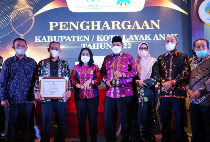 Satu Satunya Dari Riau, Pemkab Siak Terima Anugerah Kabupaten Layak Anak Dari Kementerian PPPA