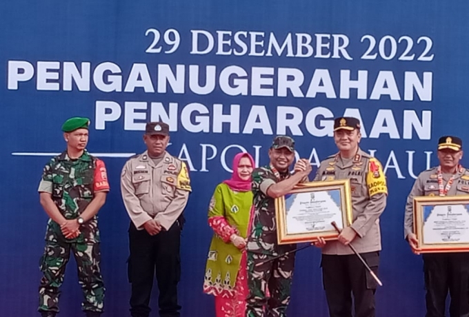 Dandim 0313/KPR Terima Penganugrahan Penghargaan Dari Kapolda Riau